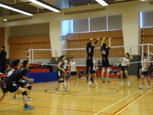 Alan Cheng and Carson Ko of CIHE & CBCC formed a double block when playing against The Baptist University of Hong Kong.