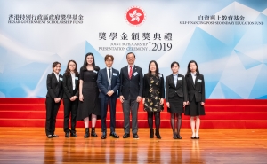 Dr. Kim Mak (President), Mr. Manhoe Chan (Vice-President), Dr. Anna Ng (Director of Student Affairs), and CBCC awardee representatives.