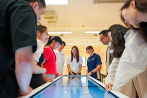 Students and teachers from the Bachelor of Sciences (Hons) in Physiotherapy programme introduced the laboratory facilities to the guests. 