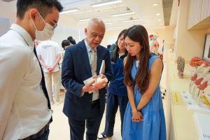 Students and teachers from the Bachelor of Sciences (Hons) in Physiotherapy programme introduced the laboratory facilities to the guests. 