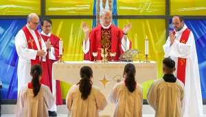 The Mass was celebrated by Rev Martin IP, Chaplain of Hong Kong Federation of Catholic Students, and concelebrated by Rev Matthieu MASSON, Parish Priest of Saint Andrew’s Parish, and Rev Arturo Arturo DE LA TORRE, Chaplain of SFU.