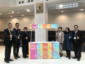 Principal Lam (Tung Chung Catholic School), Principal Lau (Tuen Mun Catholic Secondary School) and Principal Siu (Pui Shing Catholic Secondary School) all showed their support to the scheme!